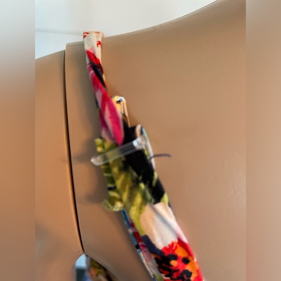 Women’s B.SMART floral dress with back zip up and adjustable straps. - Picture 4 of 7